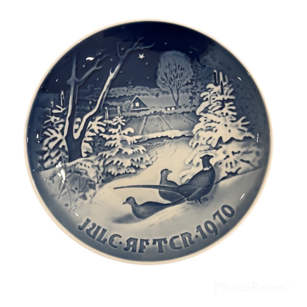 Vintage - 1970 Christmas in Greenland Collector Plate